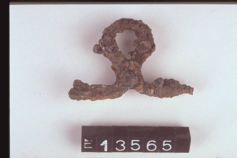 gancio di cintura o cinturone - cultura di Golasecca (fine/inizio secc. VI/ V a.C.)