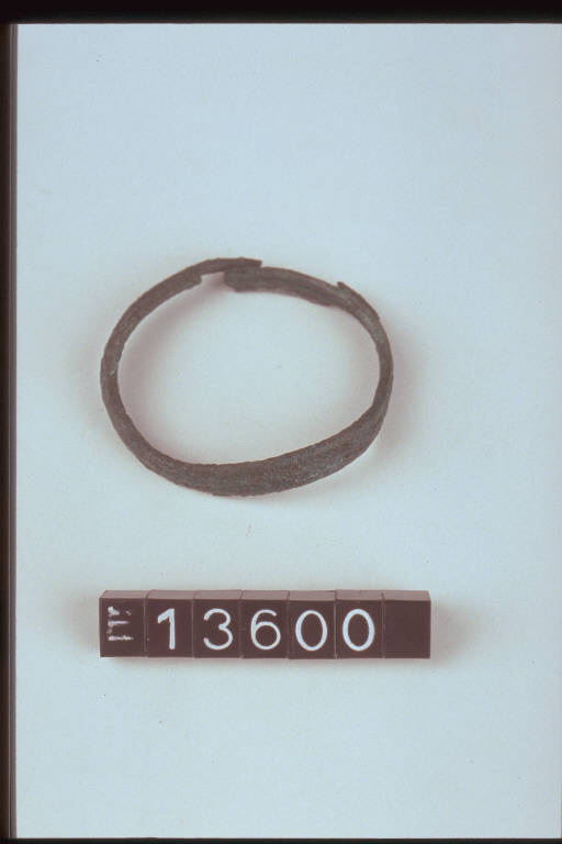 orecchino - cultura di Golasecca (fine/inizio secc. VI/ V a.C.)