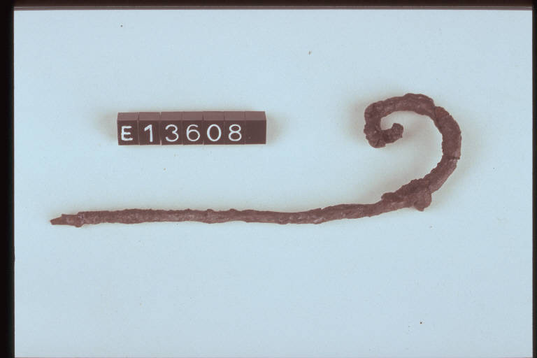 fibula ad arco serpeggiante - cultura di Golasecca (fine/inizio secc. VI/ V a.C.)