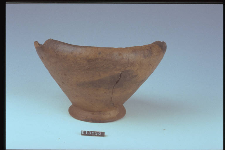 scodella - cultura di Golasecca (seconda metà sec. VII a.C.)