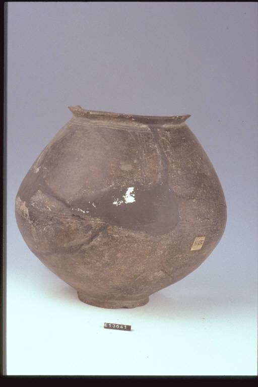 urna biconica - cultura di Golasecca (seconda metà sec. VII a.C.)