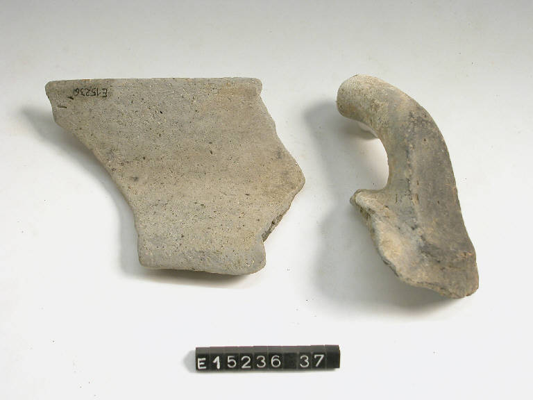 coppa carenata (secc. V/ IV a.C.)