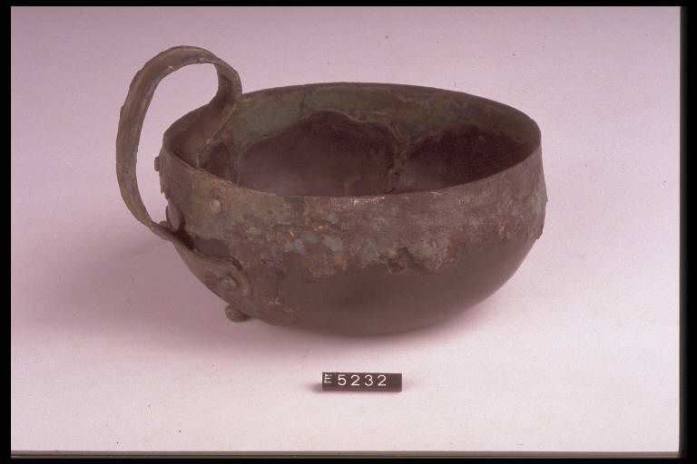 capeduncola - cultura di Golasecca (fine/inizio secc. VI/ V a.C.)