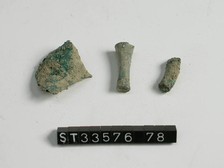 fibula ad arco composito - cultura di Golasecca (fine/inizio secc. VI/ V a.C.)