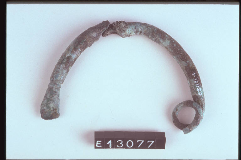 fibula ad arco ingrossato - cultura di Golasecca (sec. IX a.C.)