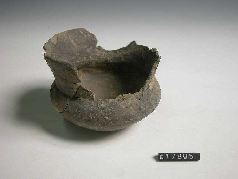 bicchiere carenato - Cultura di Golasecca (secc. VI/ V a.C.)