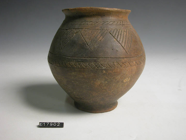 urna biconica - Cultura di Golasecca (secc. VI/ V a.C.)