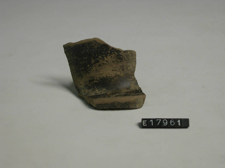 bicchiere carenato - Cultura di Golasecca (seconda metà secc. VI/ V a.C.)