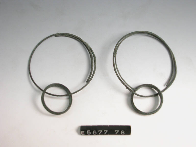 orecchino - cultura di Golasecca (terzo quarto sec. VI a.C.)