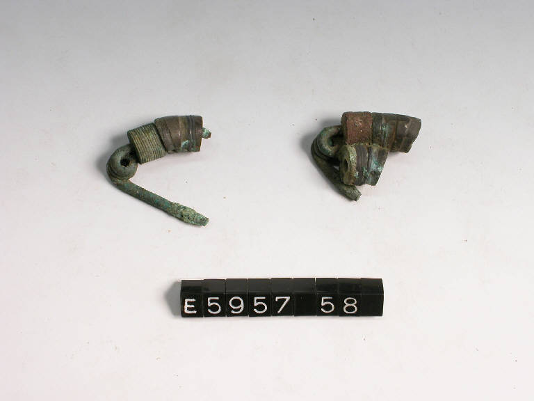 fibula ad arco composito - cultura di Golasecca (sec. VII a.C.)