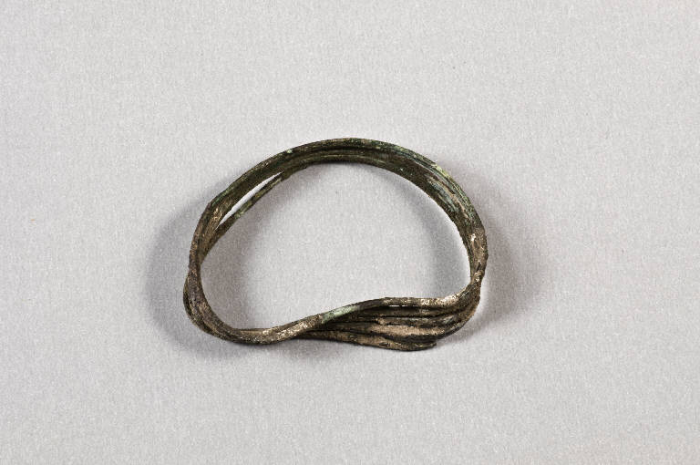 armilla (fine/inizio secc. VIII/VII a.C.)