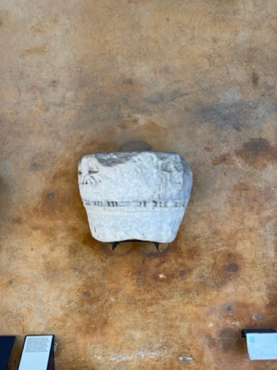 Capitello composito (prima metà sec. I)