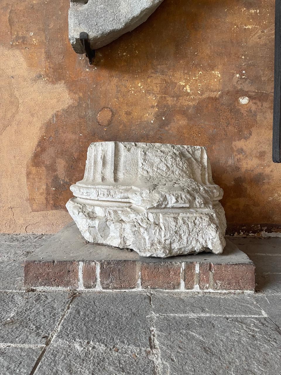 Base attica di colonna con imoscapo (fine/inizio secc. I a.C./ I d.C.)