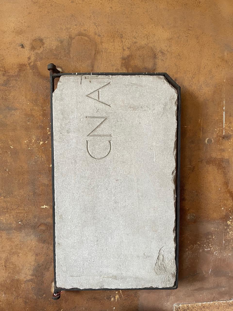 Lastra monumentale (sec. I)