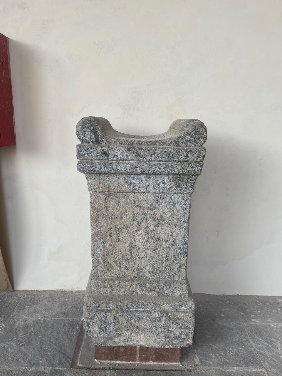 Ara votiva iscritta (secc. II/ III)