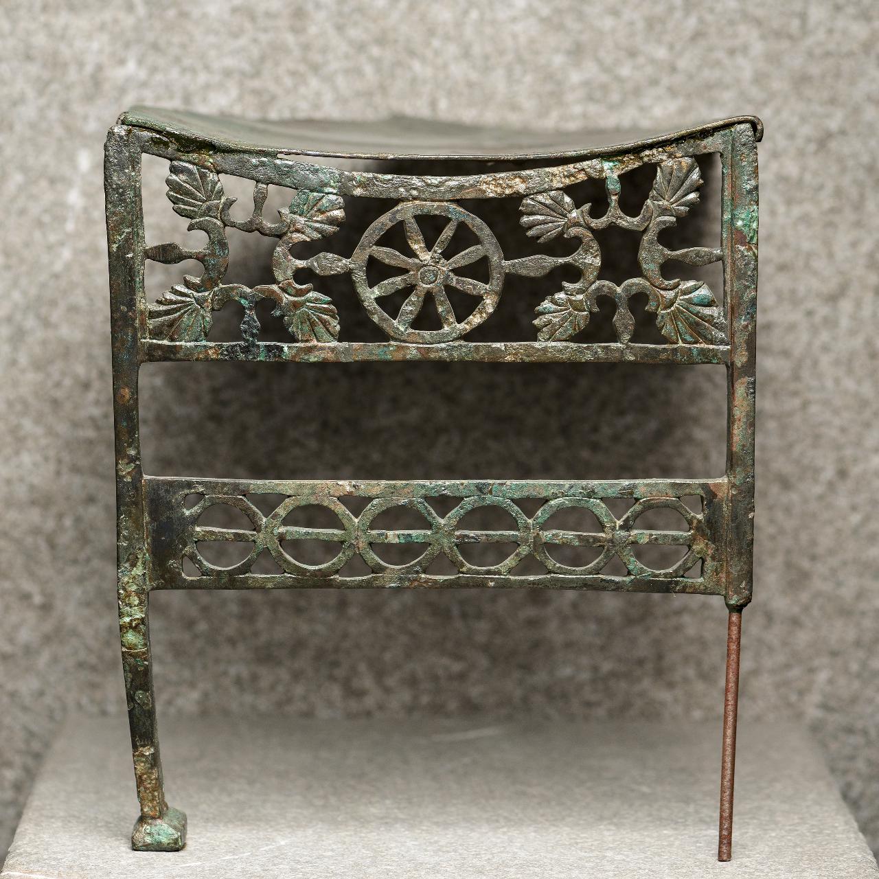 Sgabello - età romana (I sec. d.C.)