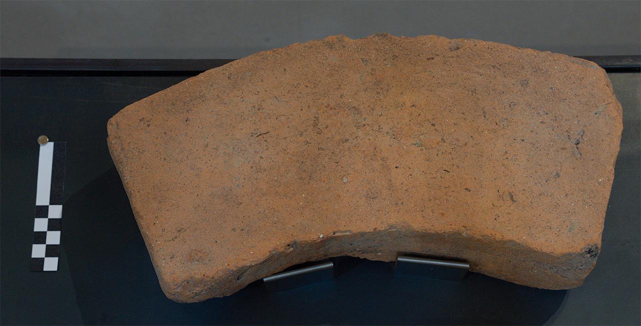 mattone curvo da pozzo - età romana (età romana)