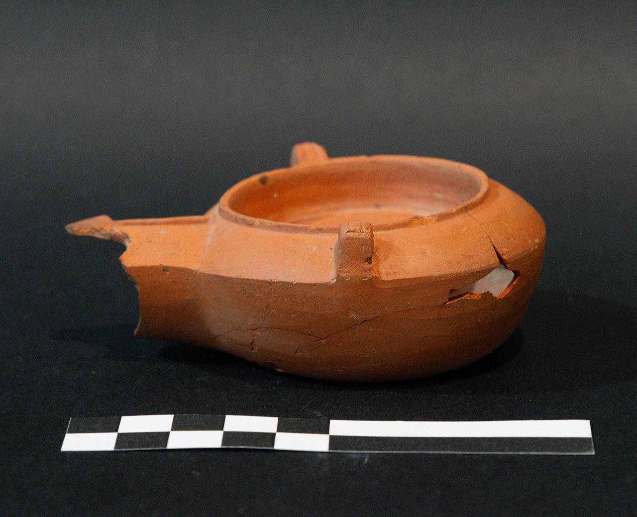 lucerna, Firmalampen - a canale chiuso - Loeschcke IXa - età romana (età romana imperiale)