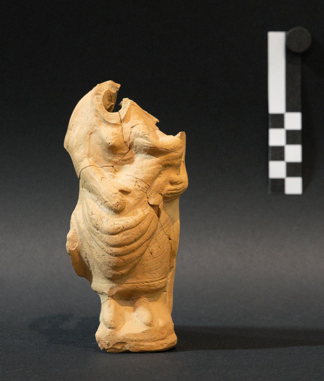 statuetta femminile, tipo "Kourotrophos" - età romana (fine/ metà I sec. a.C. - I sec. d.C.)