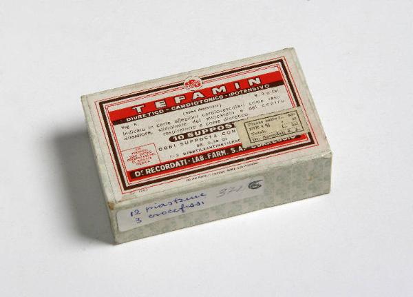 scatola con crocefissi e fregi - ambito emiliano (fine sec. XIX)