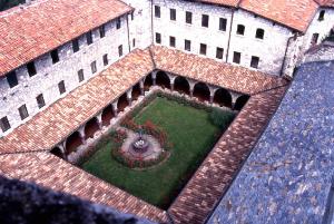 Chiostro e portico del complesso dell'eremo dei SS. Pietro e Paolo (chiesa) - Bienno (BS) 